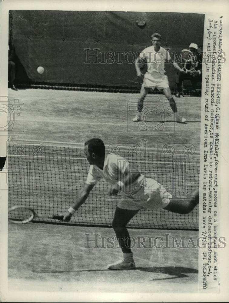 1962 Press Photo Chuck McKinley scores on backshot on Francois Godbouc- Historic Images