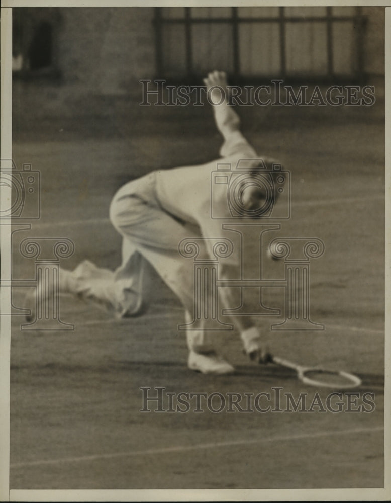 1937 Press Photo Gene Mako shown in action during match against Riggs- Historic Images