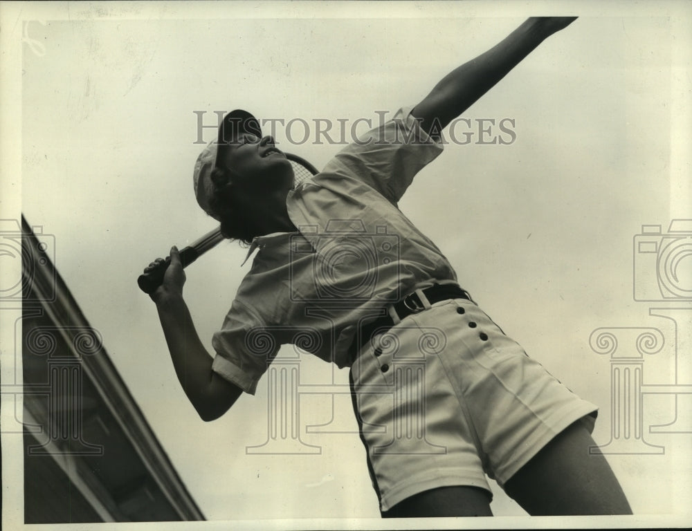 1937 Press Photo Unusual view of Margaret Jesse in Tennis Tournament - nes55982- Historic Images