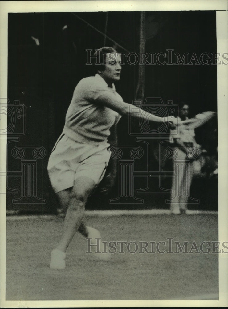 1934 Press Photo Helen Jacobs as she defeated E.C. Peters at Wimbledon- Historic Images