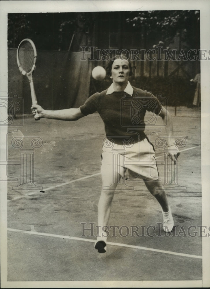 1935 Press Photo Helen Jacobs practices for French Nat&#39;l Women&#39;s Championships- Historic Images