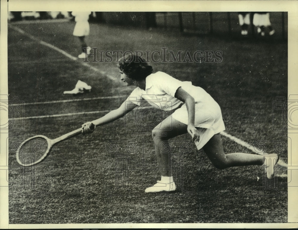 1933 Press Photo Bonnie Miller defeated Katherine Bogan at Girls tennis tourney- Historic Images