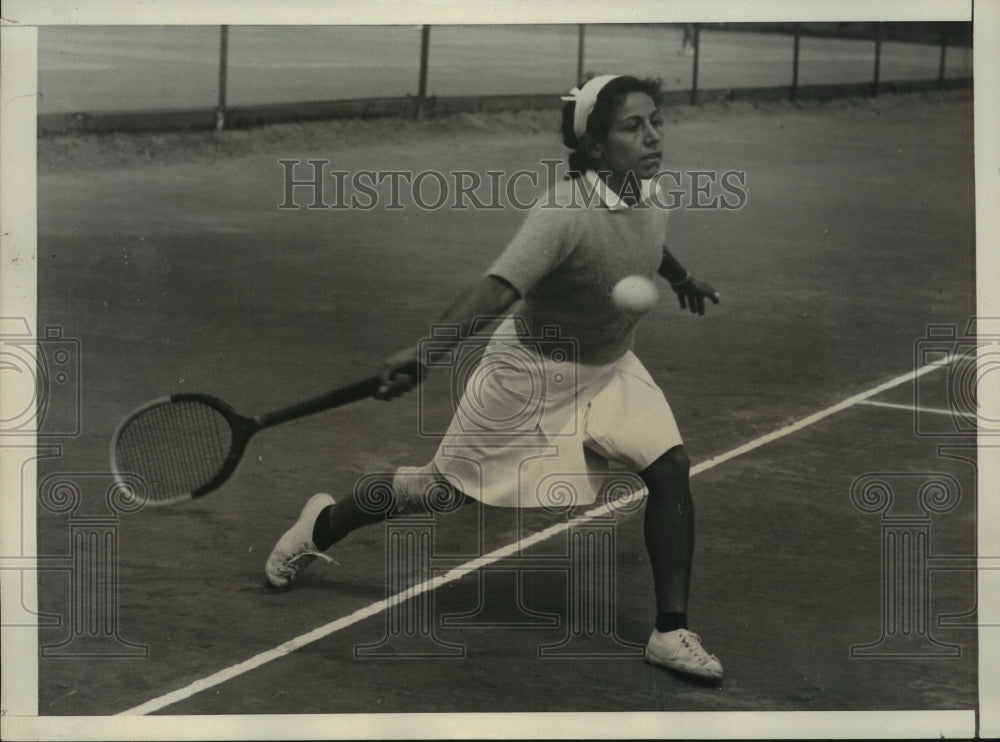 1938 Press Photo Edna Smith in match with Betty Morris at Championships- Historic Images