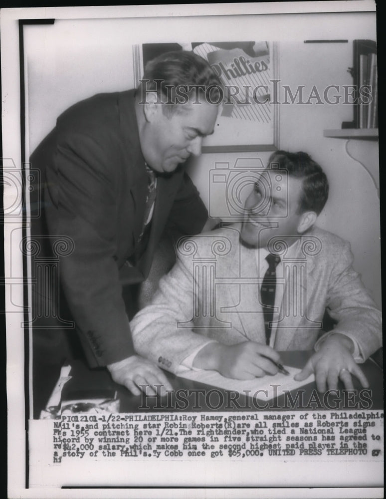 1955 Press Photo Roy Hamey general manager of Phillies &amp; Robin Roberts- Historic Images