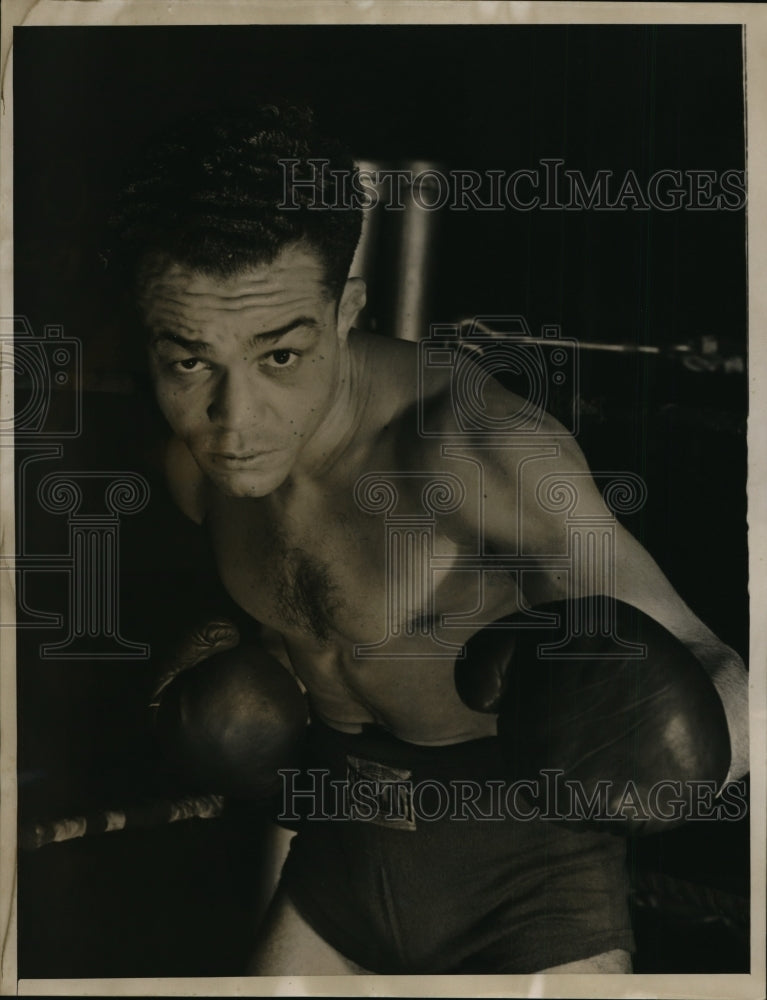 1939 Press Photo Boxer Simon Chavez in the ring - net01330- Historic Images