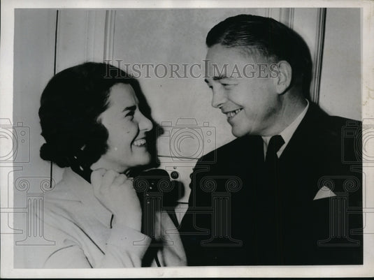 1938 Press Photo Helen Hicks & fiance Whitney A Harb in Little Rock Arkansas- Historic Images