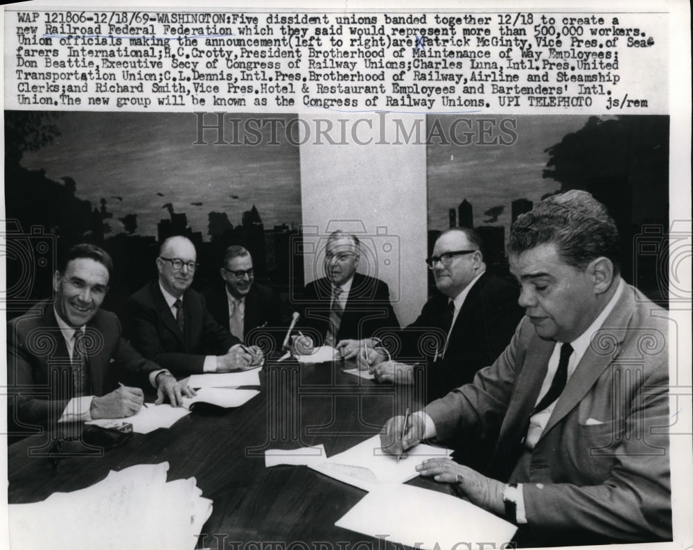 1969 Press Photo Five unions band together to form Railroad Federal Association- Historic Images