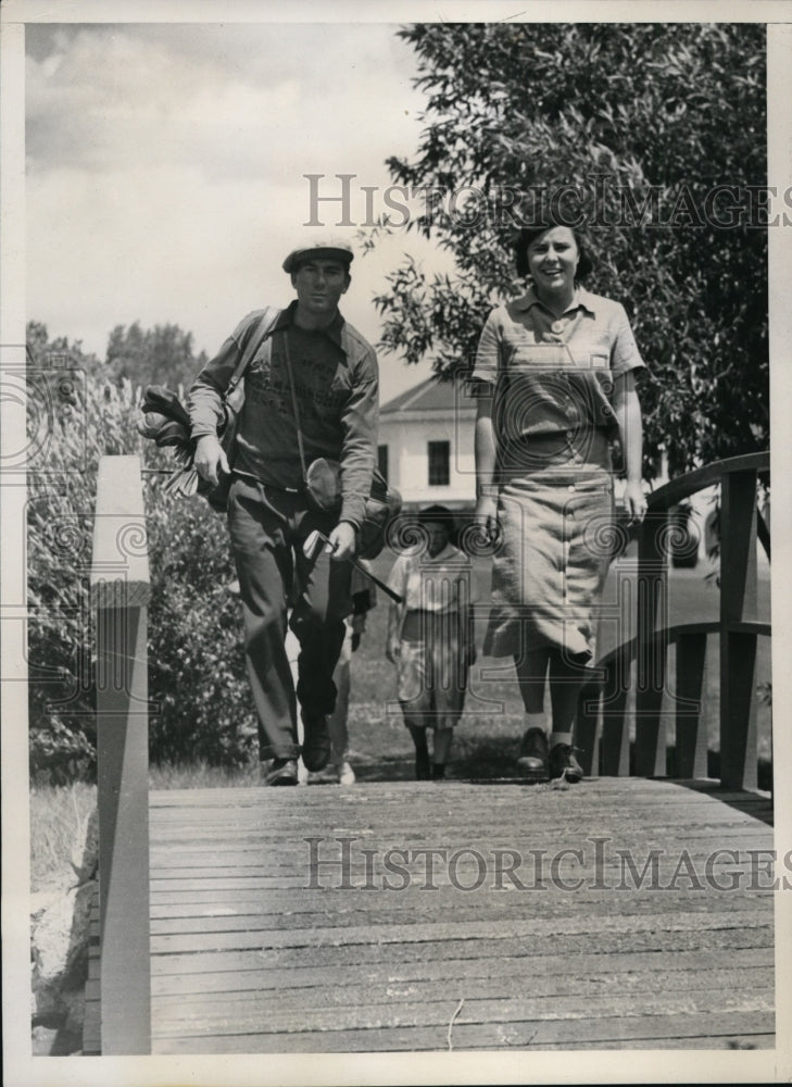 1938 Press Photo Patty Berg, Mrs Helen Hicks Harb in Western Open in Colorado- Historic Images