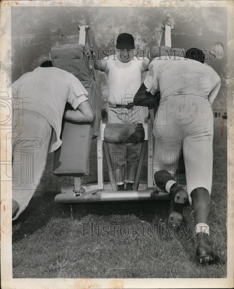 1950 Press Photo Cleveland Browns players working on blocking sled - net02620- Historic Images