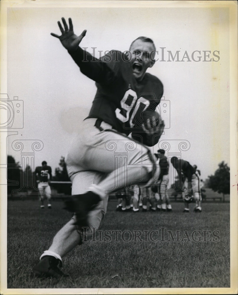 1958 Press Photo Rutgers University football player Jay Hunter at practice- Historic Images