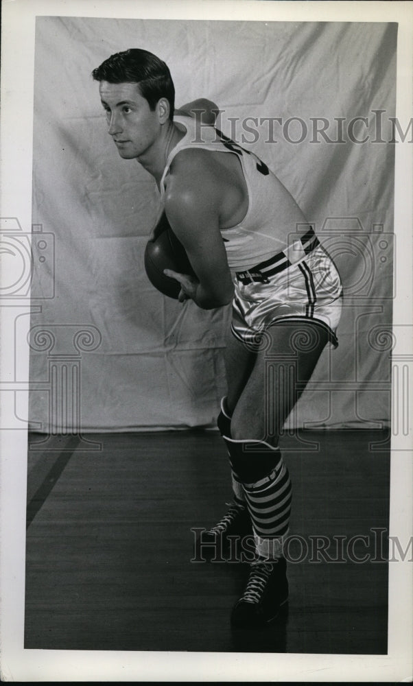 1942 Press Photo University of Michigan basketball forward Charles Epperson- Historic Images