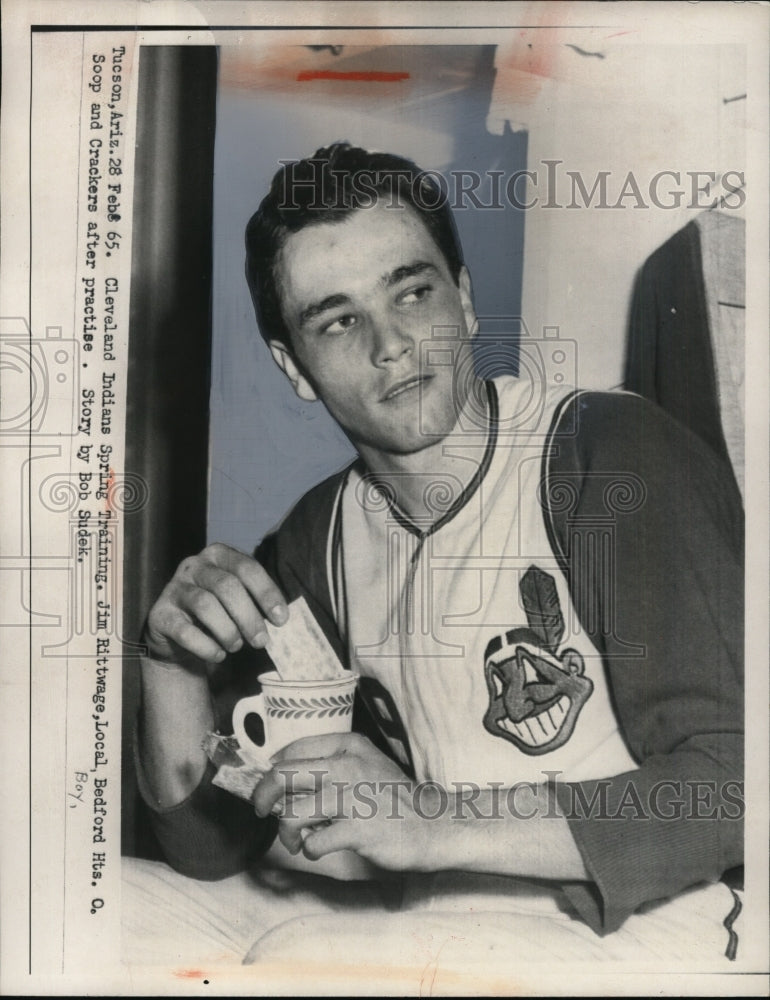 1965 Press Photo Cleveland Indians spring training Jim Rittwage in Tuscon AZ- Historic Images