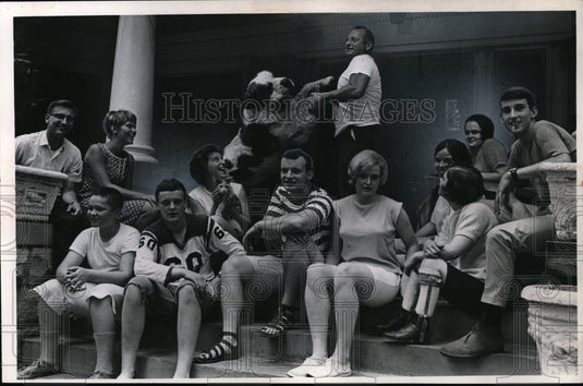 1967 Press Photo Gary, Rick, Bob & Carol Burton, Wilma Deaton, Lou Jennings- Historic Images