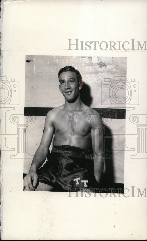 1938 Press Photo Boxer Thomas Tedesco in the practice gym - net03606- Historic Images