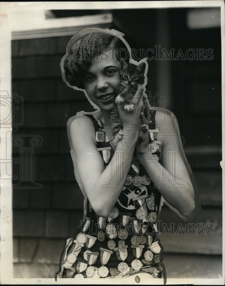 1928 Press Photo Jean McSheeny American swim champion &amp; her kitten - net03838- Historic Images