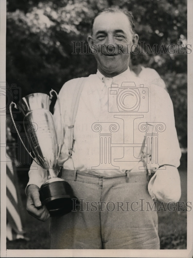 1937 Press Photo William Milmine one armed bowler of Chicago at Lawn Bowling- Historic Images