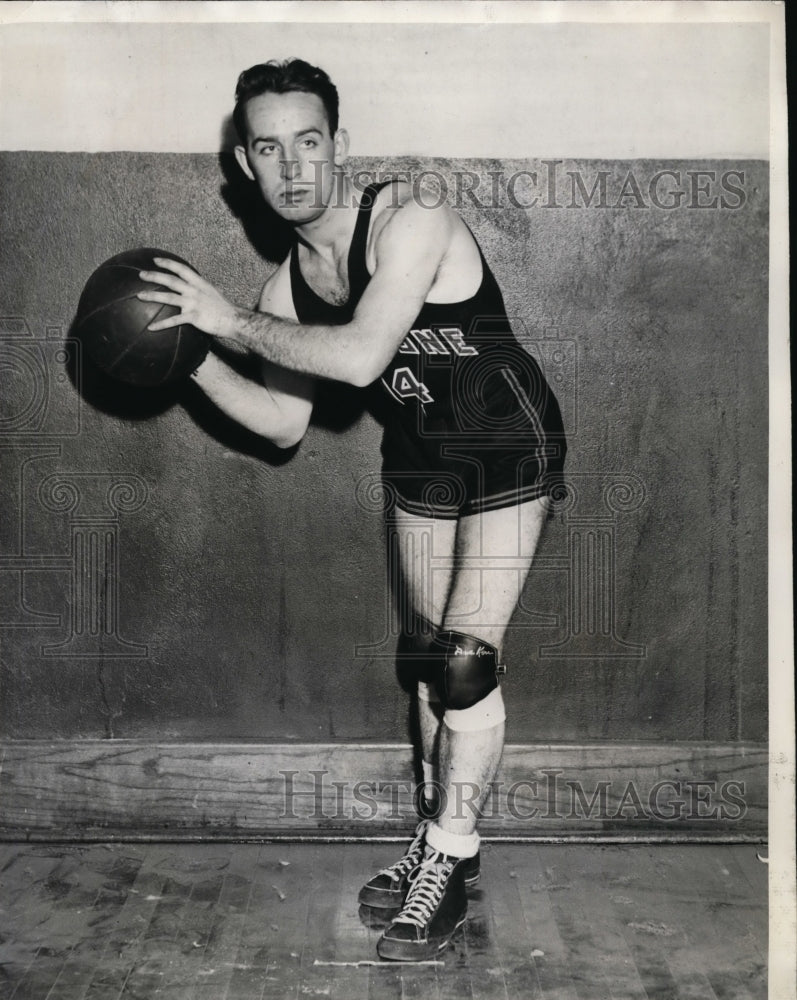 1927 Press Photo Basketball player Elmer Kreiling on a court - net04001- Historic Images