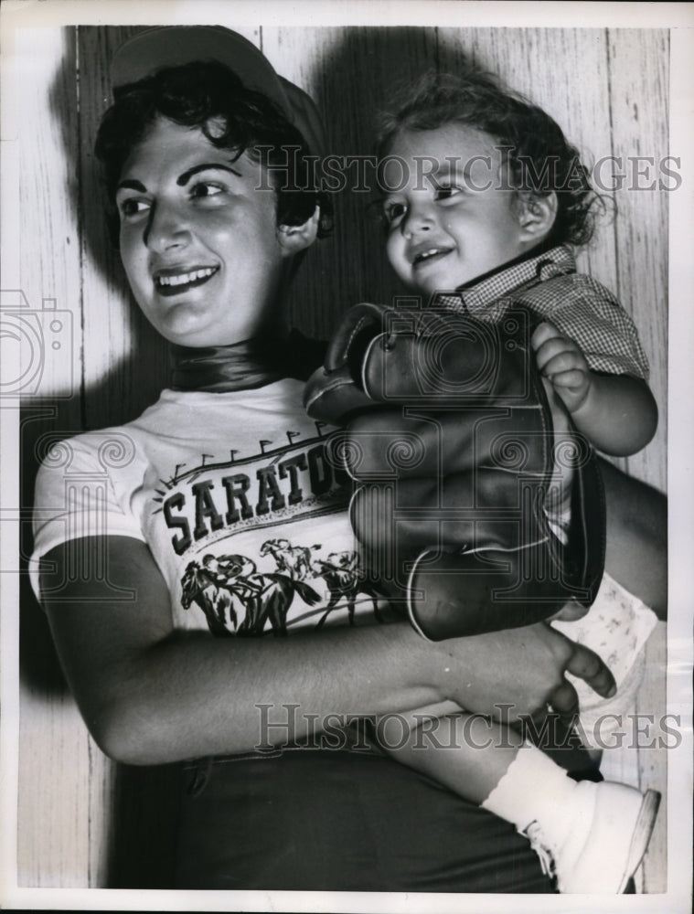 1955 Press Photo Mrs Doris DeSpirito &amp; baby Donna at Saratoga racetrack- Historic Images