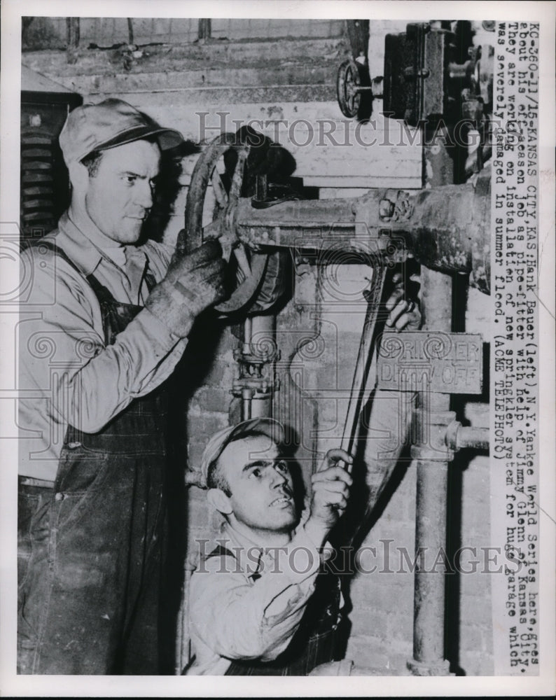 1951 Press Photo Yankee Hank Bauer in off season as a pipe fitter in Kansas City- Historic Images