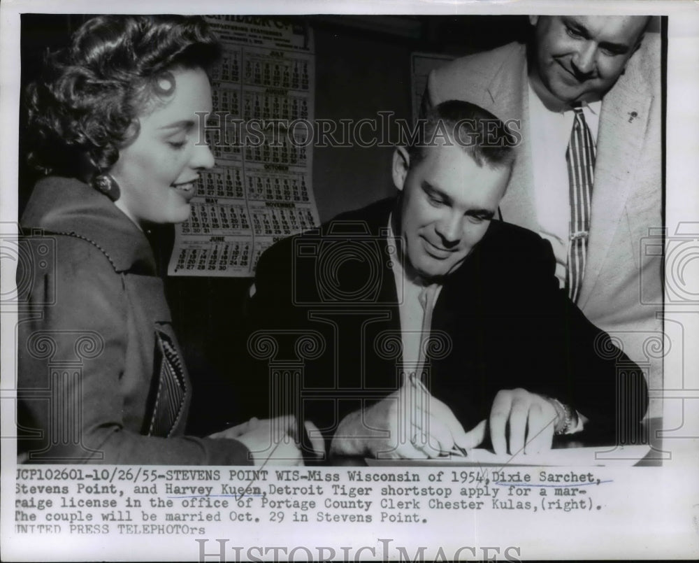 1955 Press Photo Tigers shortstop Harvey Kuenn and Miss Wisconsin Dixie Sarchet- Historic Images