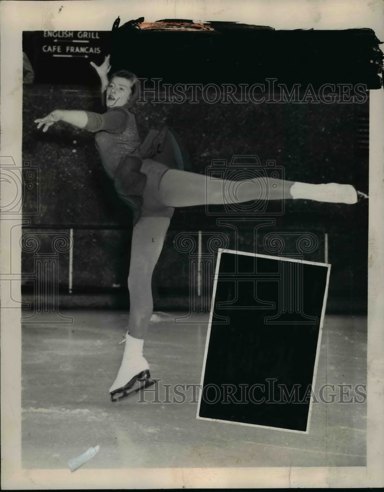 1949 Press Photo Figure skating champion Andra McLaughlin at Radio City ice rink- Historic Images