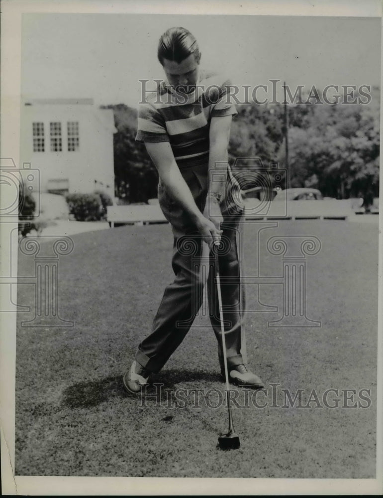 1940 Press Photo Jimmy Demaret in practice at a golf course - net05472- Historic Images