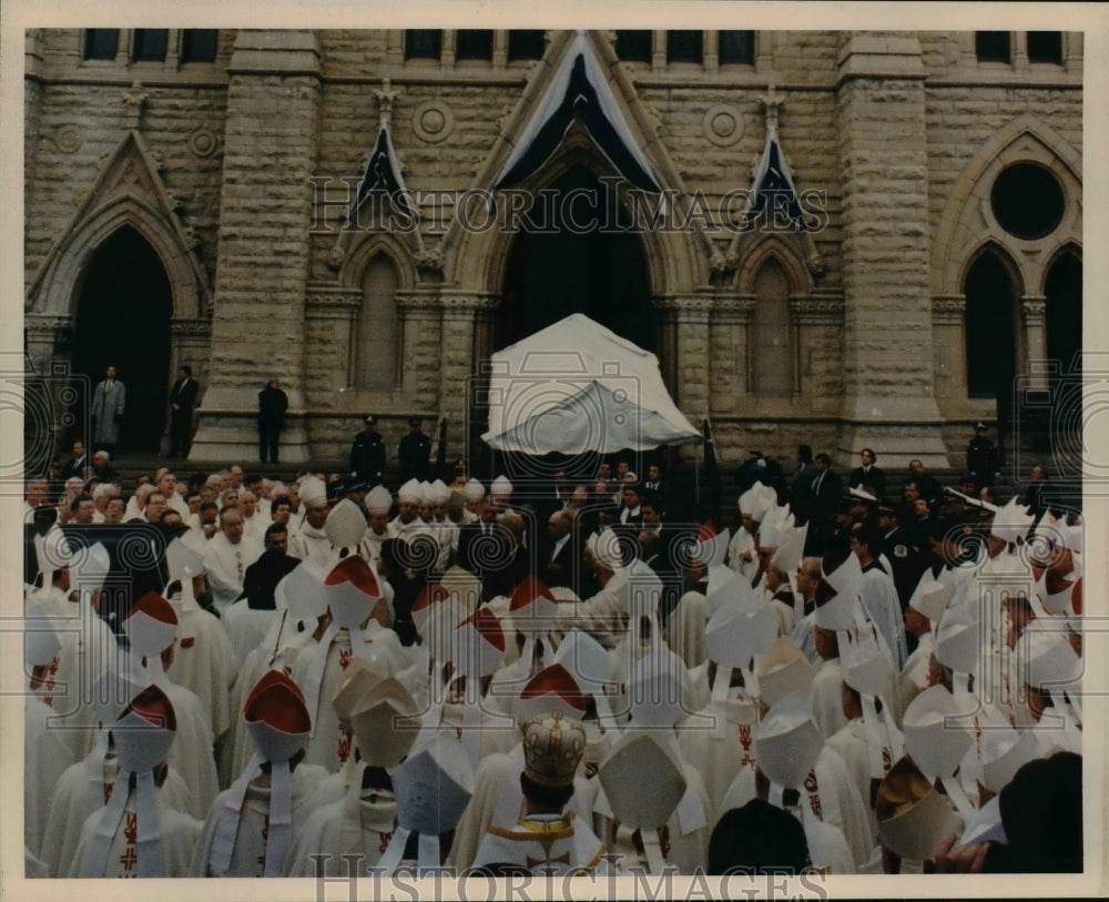 Press Photo A religious ceremony &amp; a group of cardinals - net05618- Historic Images