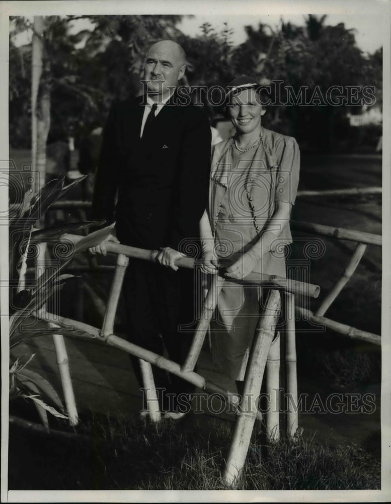 1939 Press Photo Brg. Gen A.C Critchley and wife, Everglades Club in Palm Beach- Historic Images