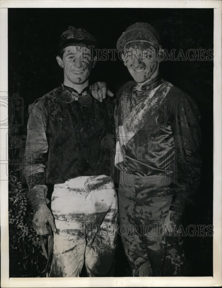 1941 Press Photo Jockey A Schmidl &amp; A Robertson covered in mud at Belmont NY- Historic Images