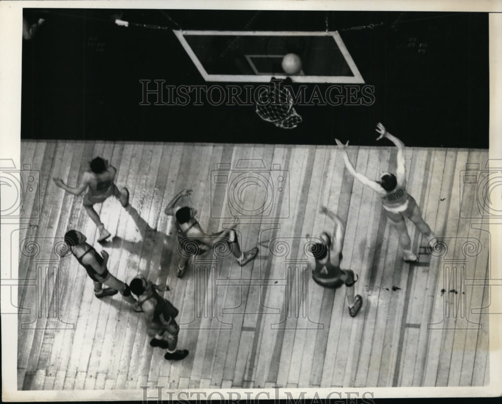 1938 Press Photo Aerial view of the action during a basketball game - net06582- Historic Images