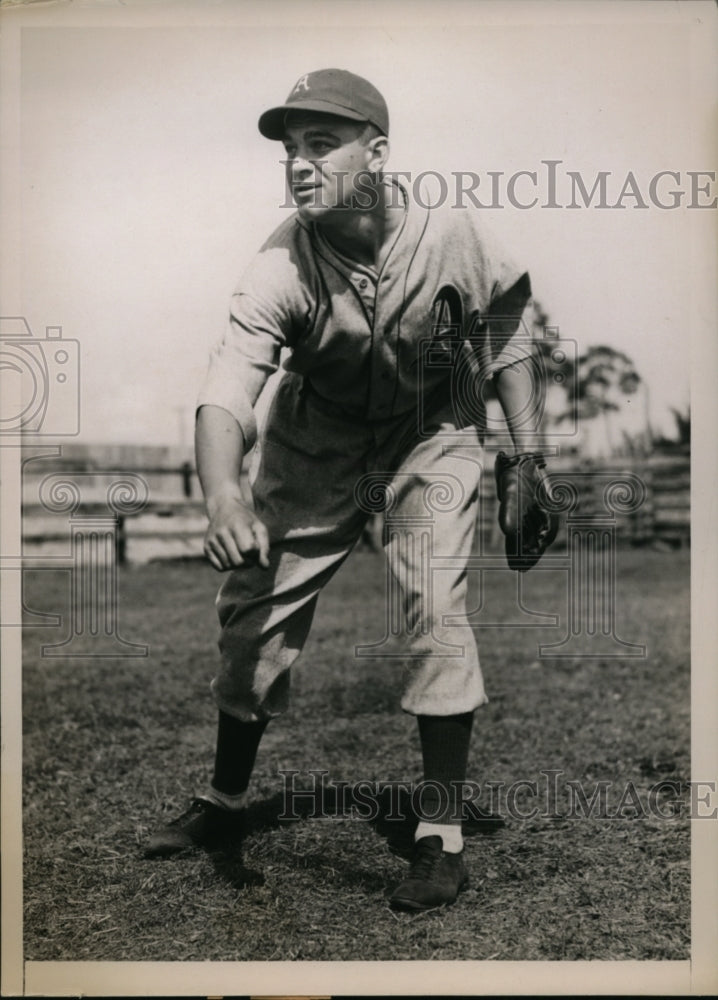 1936 Press Photo Charles Leiser pitcher of Philadelphia A's at training- Historic Images