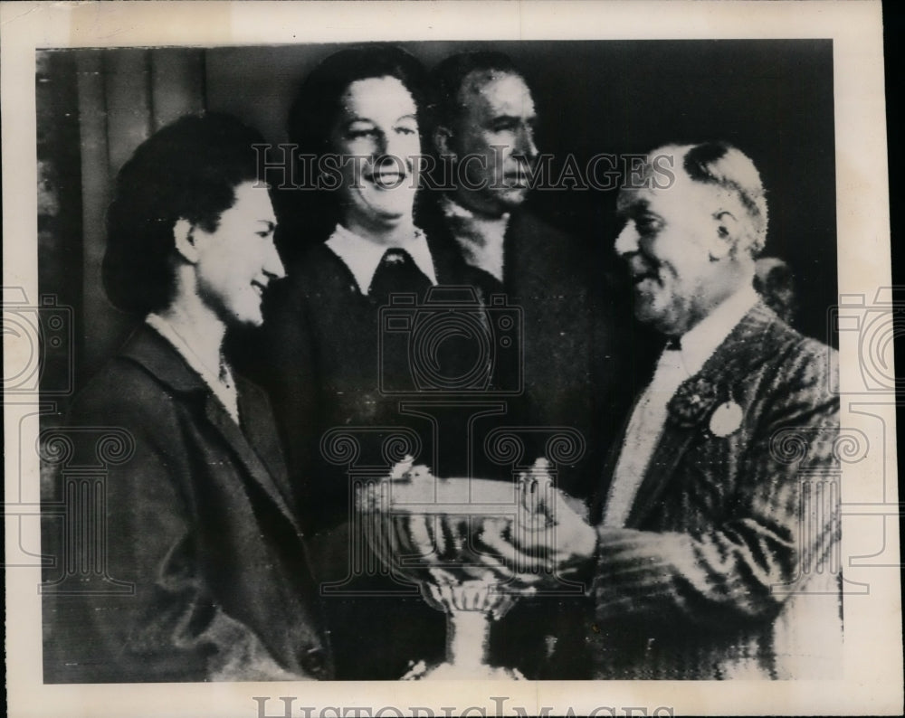 1948 Press Photo Louise Suggs wins British Women's Amateur Golf Championship- Historic Images