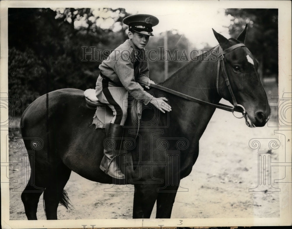 1935 Press Photo Young Alfred Kimmer, son of one of the best jockeys in world- Historic Images