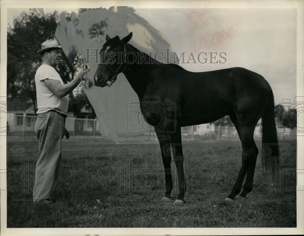 1954 Press Photo Groom Jackson McArthur &amp; race horse Sub Factor - net09170- Historic Images