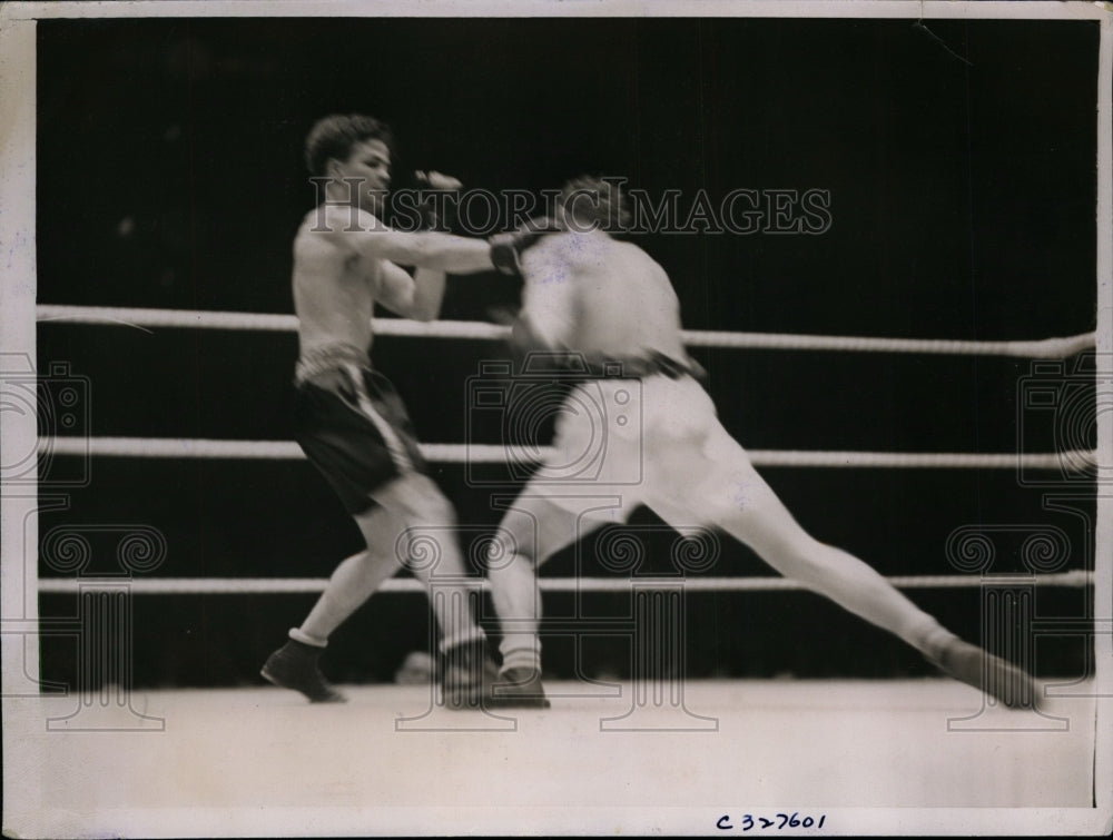 1935 Press Photo Freddy Miller vs Jimmy Christy in featherweight bout- Historic Images