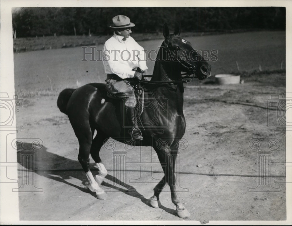 1936 Press Photo Kansas Governor Alm M Landon riding his horse Sye - net10478- Historic Images