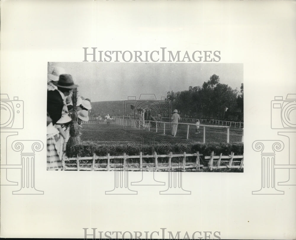 Press Photo The Bukavu race track steeplechase course for track stars- Historic Images