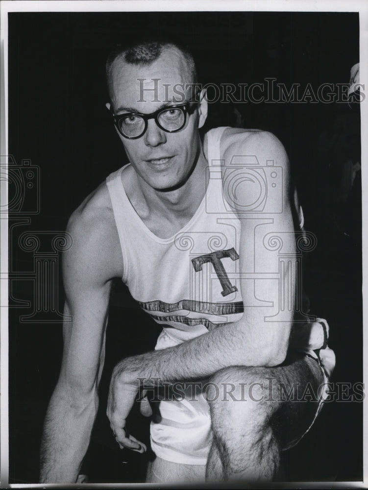 1965 Press Photo Ergas Leps Canadian Olympian wins 1000 yard run at KC meet- Historic Images