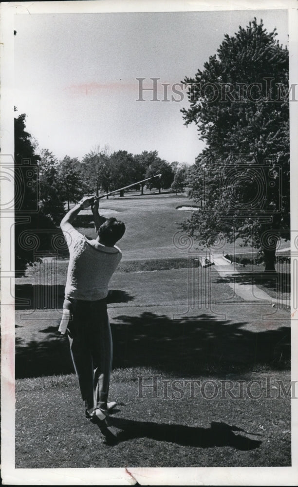 1971 Press Photo A golfer on 15th hole of Beechmont CC in Cleveland Ohio- Historic Images