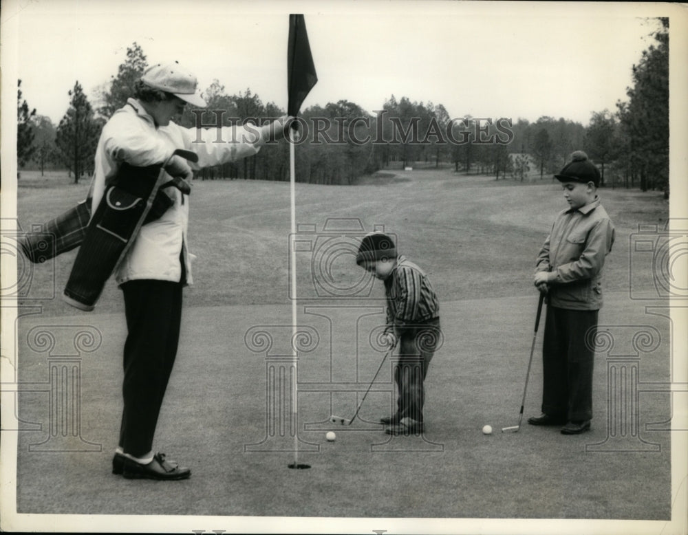 1959 Press Photo Pinehurst NC Bill Lewis, Grant Bennett, Ricky Cagan at golf- Historic Images