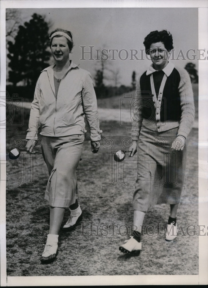 1937 Press Photo Mrs WW Lyons, Katherine Hemphill North &amp; South golf in NC- Historic Images