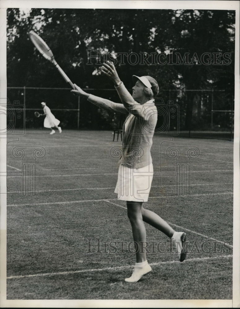 1935 Press Photo Mrs John Van Ryn at a tennis tournament - net14007- Historic Images