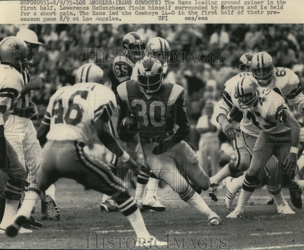 1975 Press Photo Rams Lawrence McCutcheson vs Cowboys in football action- Historic Images