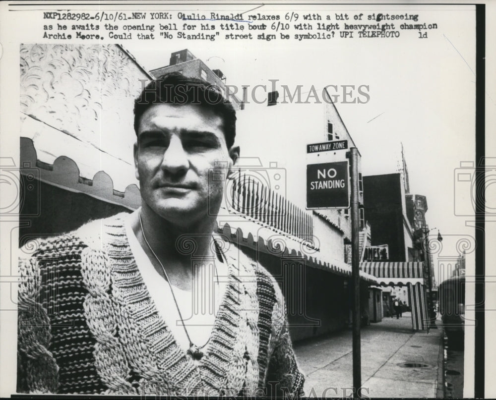 1961 Press Photo Boxer Giulio Rinaldi in NYC for bout vs Archie Moore- Historic Images