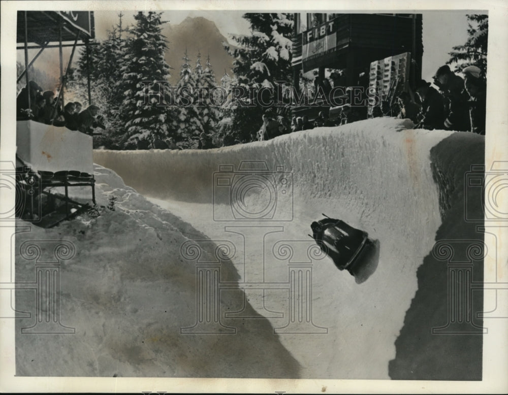 1958 Press Photo Italian bobsled Eugenio Monti &amp; Renzo Alvera at Olympics- Historic Images