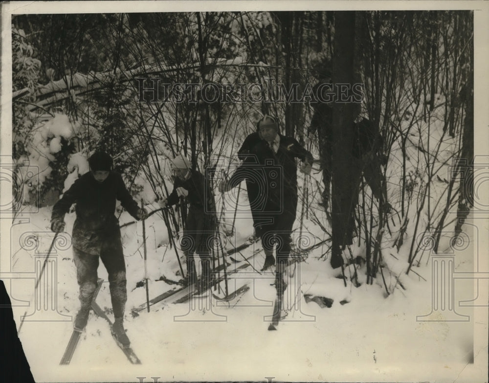 1929 Press Photo Hare &amp; Hound race on skies at Lake Placid NY - net15154- Historic Images