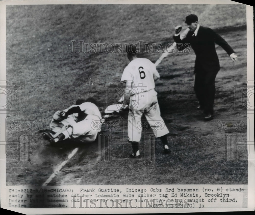 1949 Press Photo Cubs Frank Gustine,m Rube Walker tag Dodger Ed Miksis out- Historic Images