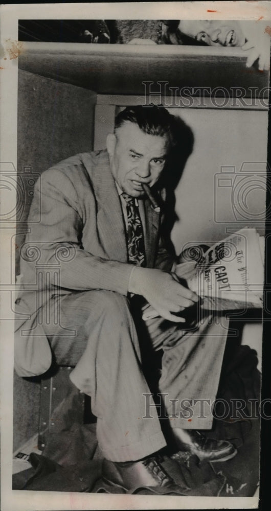 1950 Press Photo Art Feisch at Shibe Park gate for baseball tickets - net16686- Historic Images