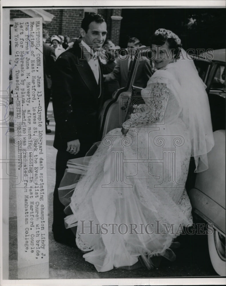 1953 Press Photo Olympic sprint champ Lindy Remigino weds June Haverty in CT- Historic Images