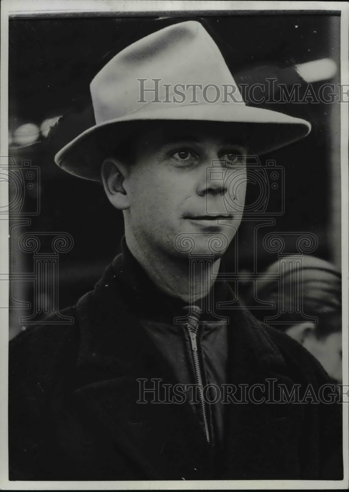 1940 Press Photo Will Baker horse trainer at a California racetrack - net19016- Historic Images